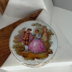 Vintage French Limoges 3" Trinket Box Vintage Lidded With Gold Leaf